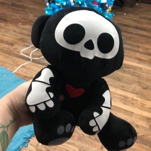 Mercy black skelanimal